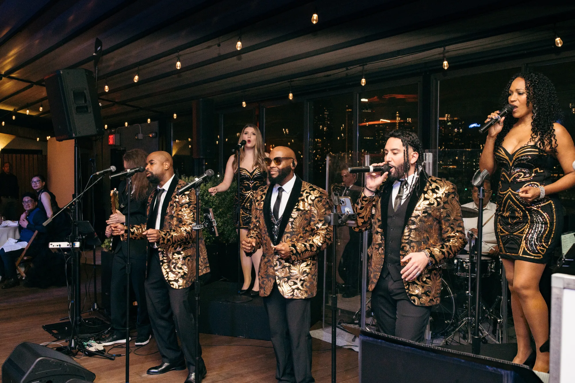 Hosting an Elegant Holiday Party: What You Need to Know